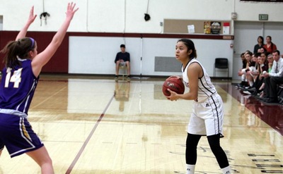 Bulldog Women's Basketball Pounds the Poets to Remain among the Top Four in SCIAC